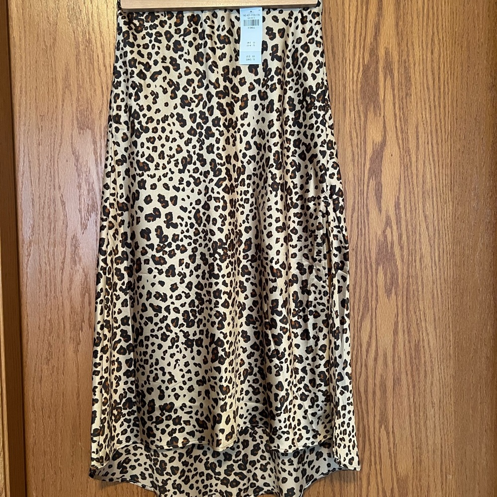 Abercrombie & Fitch Satin High-Slit midi Skirt